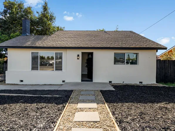 332 Hinkley Ave, Oakdale, CA 95361