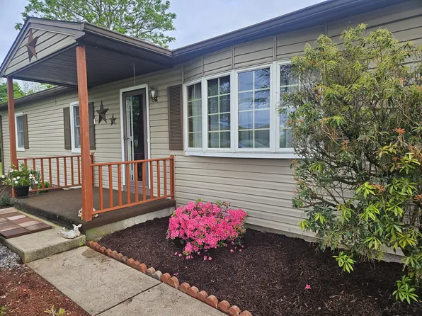 5030 School Creek Ln, Annville, PA 17003