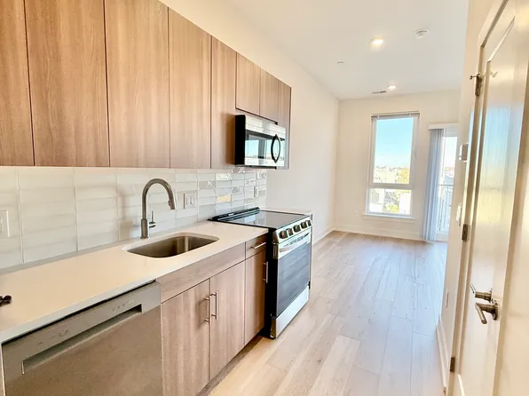 128 W Girard Ave, Philadelphia, PA