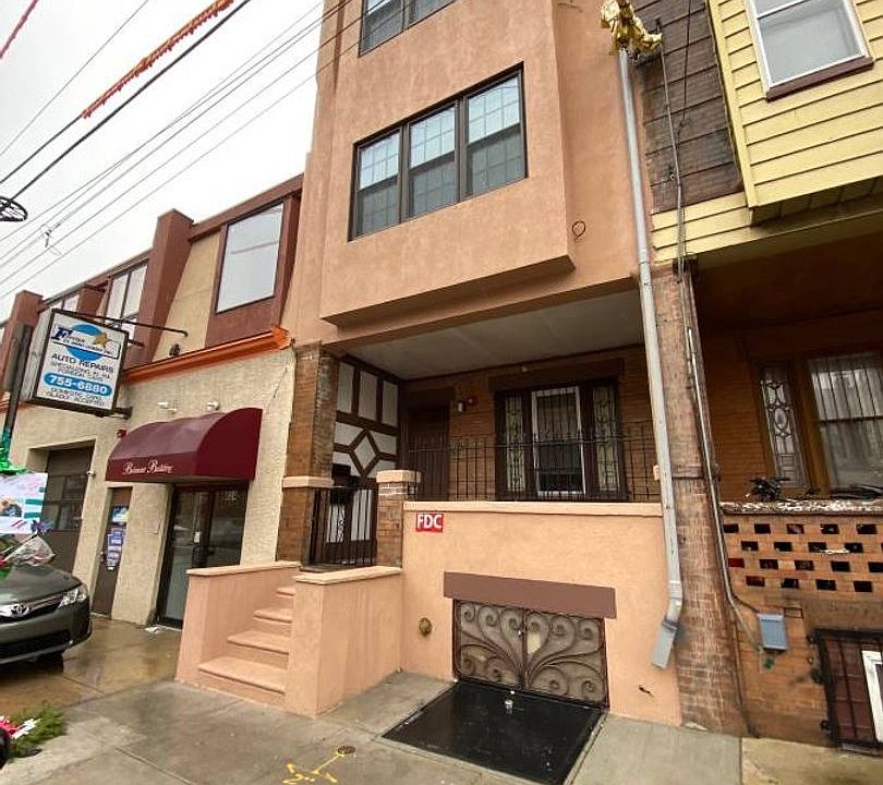 1st image of 826 Reed St Floor 2