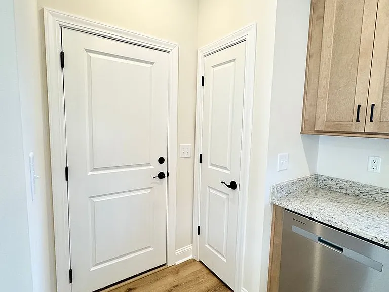 101 Charlton Ct — Photo 6