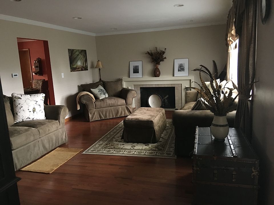 2nd image of 644 Easy St
