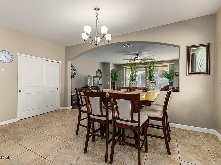 745 W Silver Reef Dr — Photo 9
