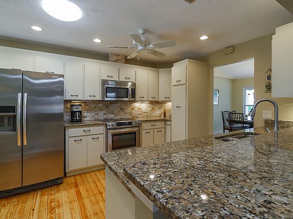 4th image of 1891 Chimney Creek Pl