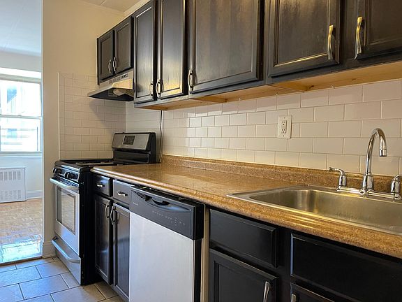 4th image of 35 N 3rd Ave #4L