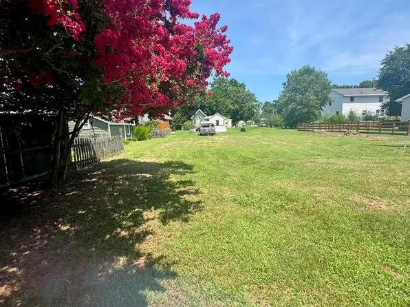 7 Serenity Ln #7, Chincoteague Island, VA 23336