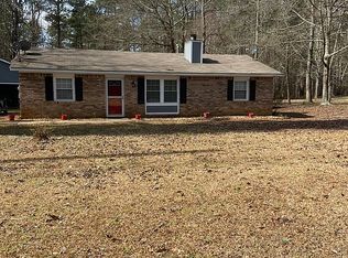 1060 Country Club Rd, Newnan, GA 30263