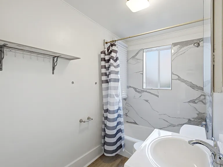 1144 24th St #1 — Photo 7
