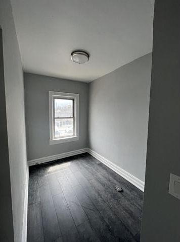 Building Photo 3