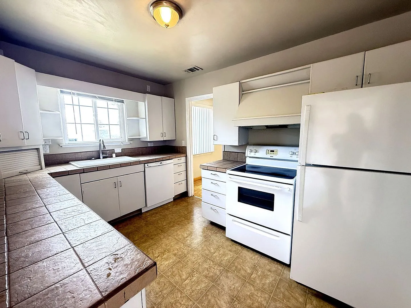 Lovely 2 bed/1 bath duplex — Photo 4