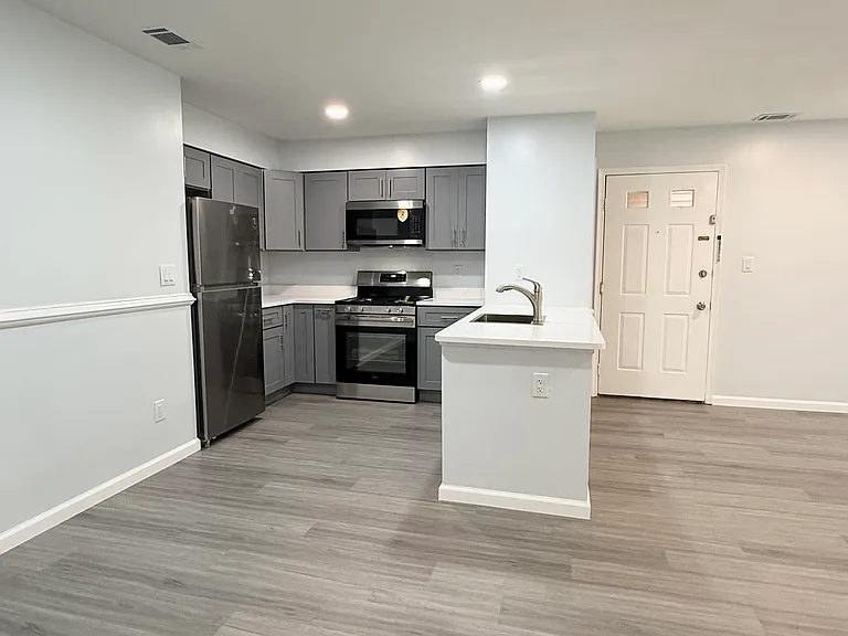180 Blew Ct — Photo 11