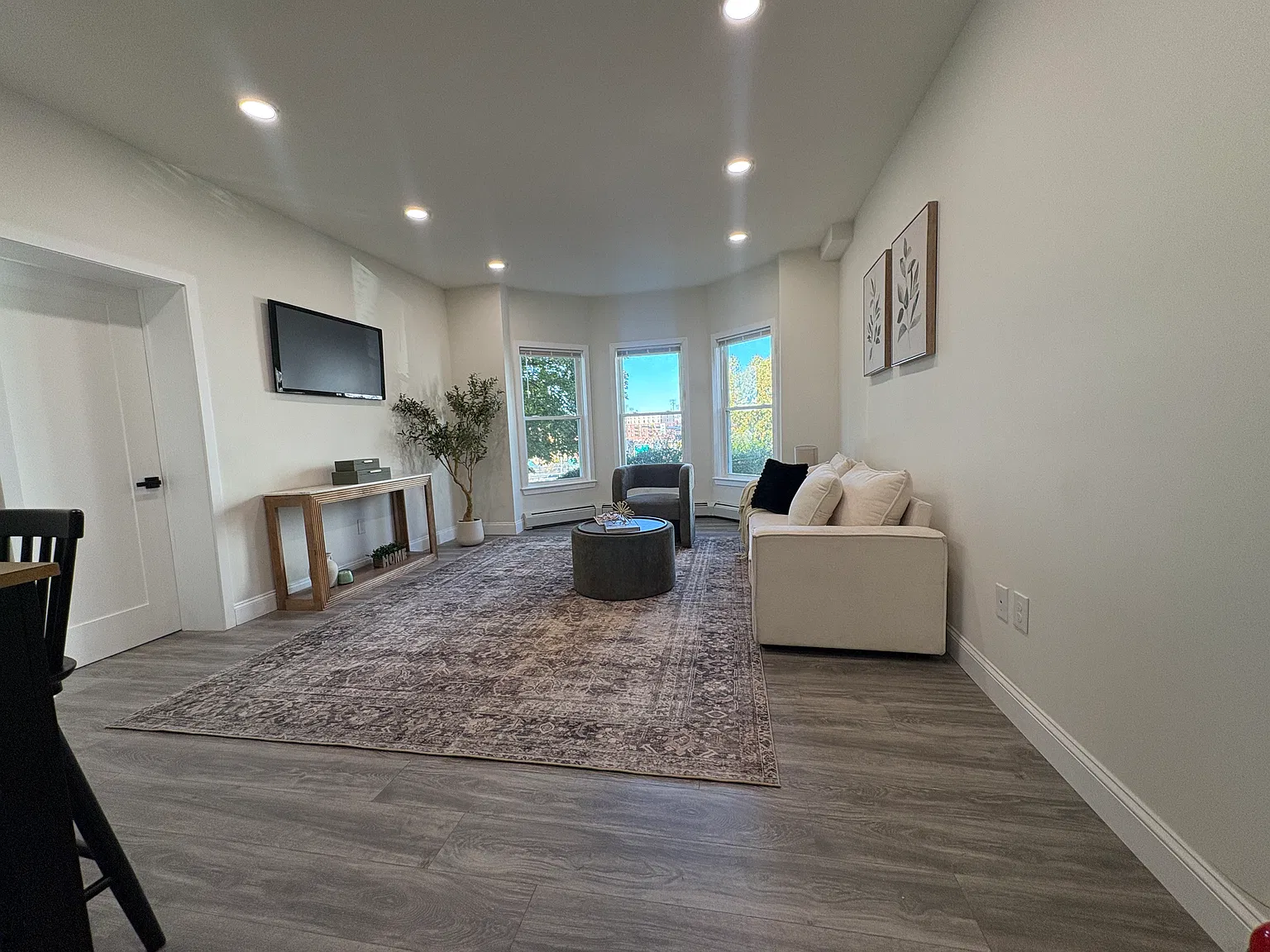 15 Vernon St — Photo 3
