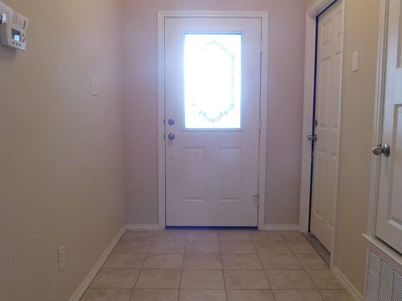 2nd image of 1321 Briscoe Ct