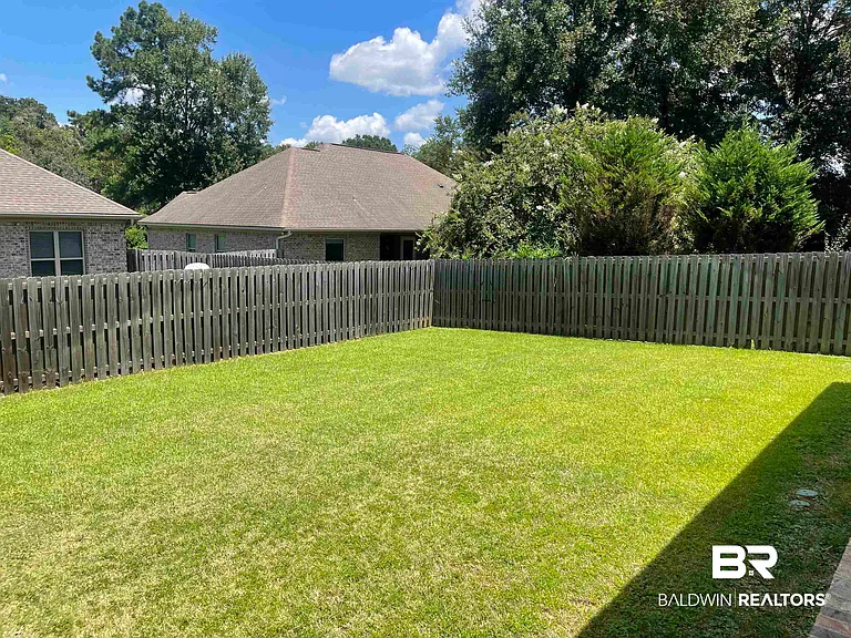 253 Hawthorne Cir — Photo 14