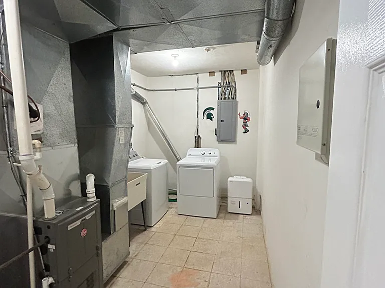 1135 E Saginaw St #1137 — Photo 35