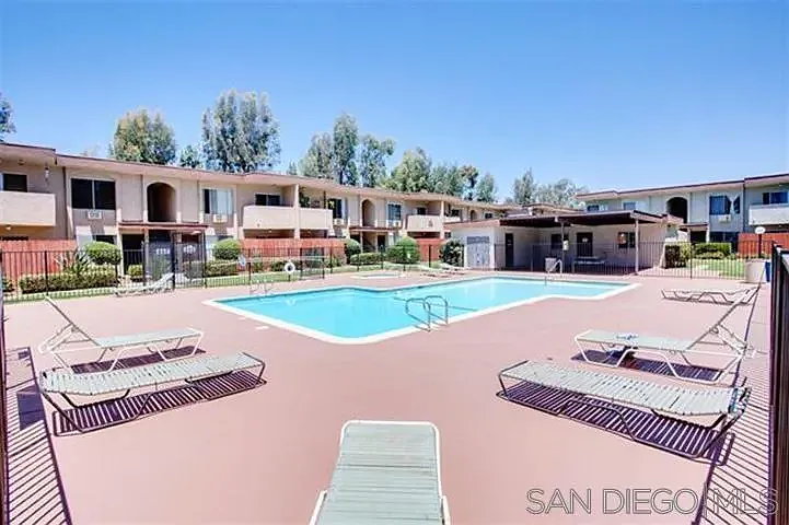 Building Photo - 9516 Carroll Canyon Rd #212
