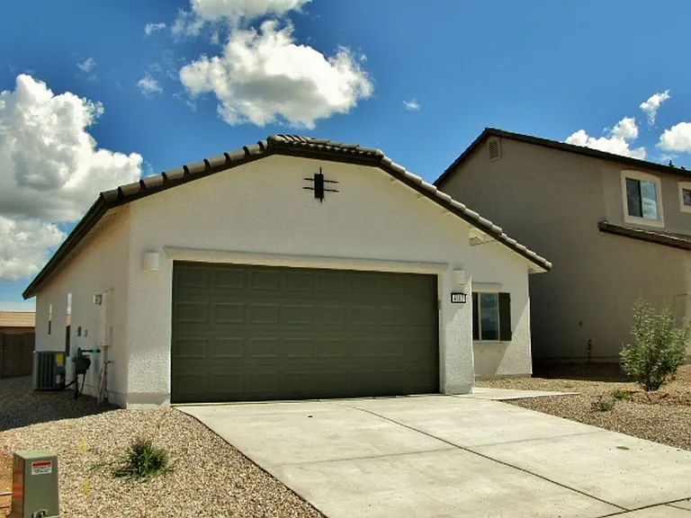 4312 Deanna Dr — Photo 2