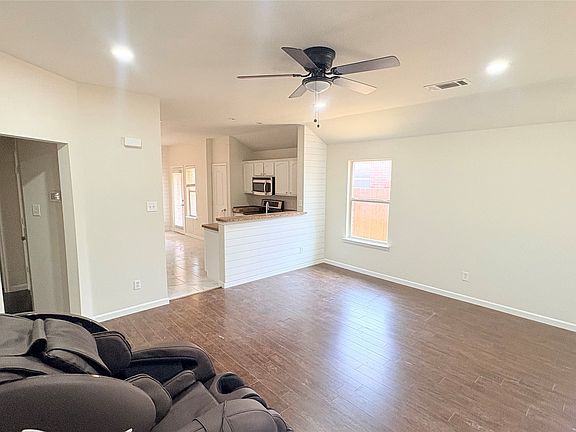 5th image of 4004 Ridgetop Dr