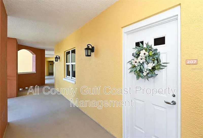 2 bed, 2.0 bath, 1758 sqft, $2,495 — Photo 2