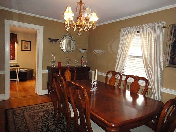 3rd image of 11 Emmett Pl