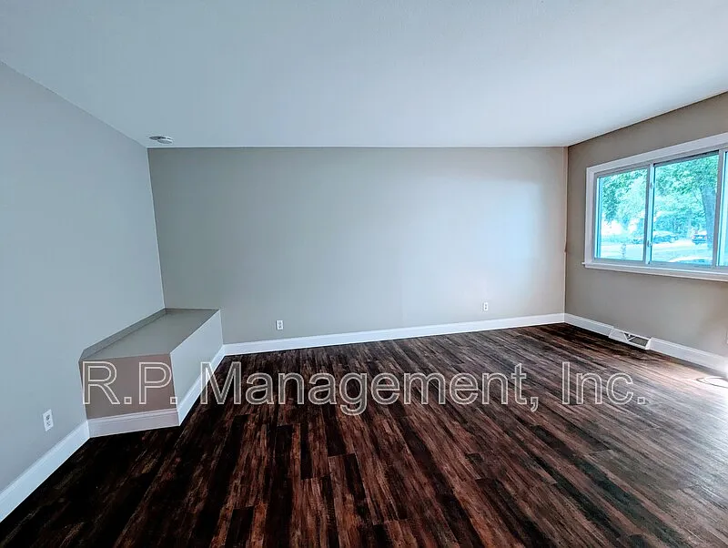 2502 Talmage Ave SE Mpls — Photo 4