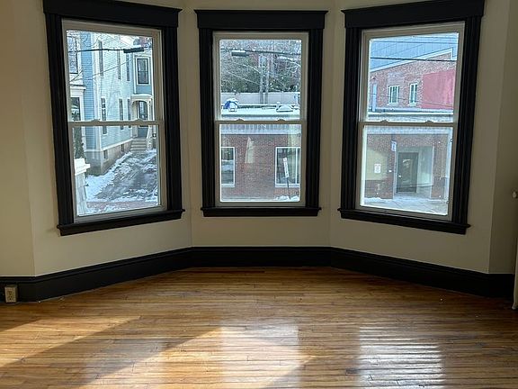 4th image of 493-497 Cumberland Ave #497-7