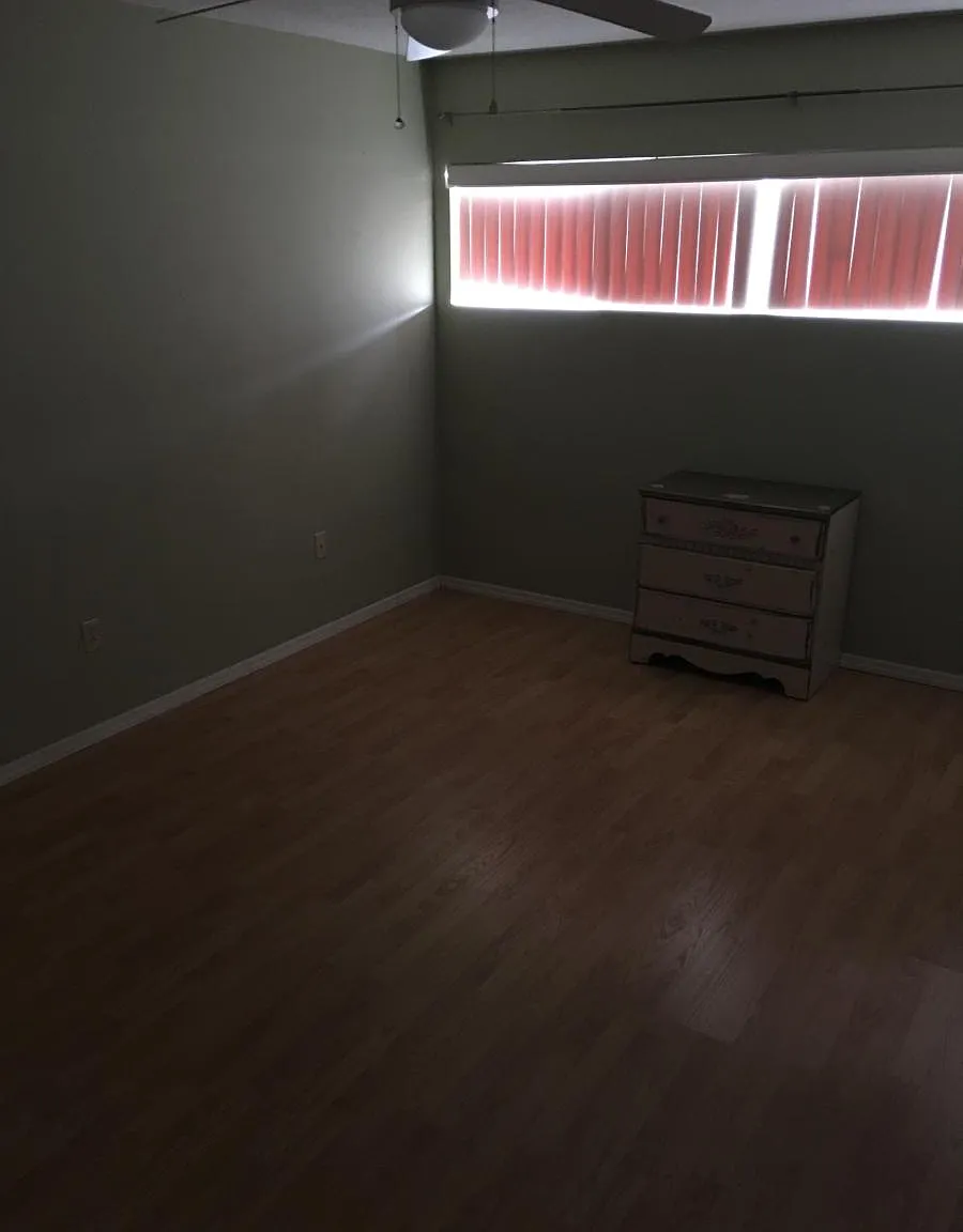 1 bed, 874 sqft, $1,300 — Photo 4