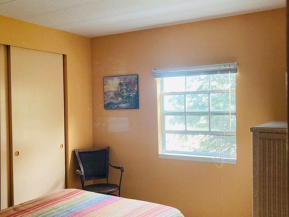 4th image of 249 Arbor Ln