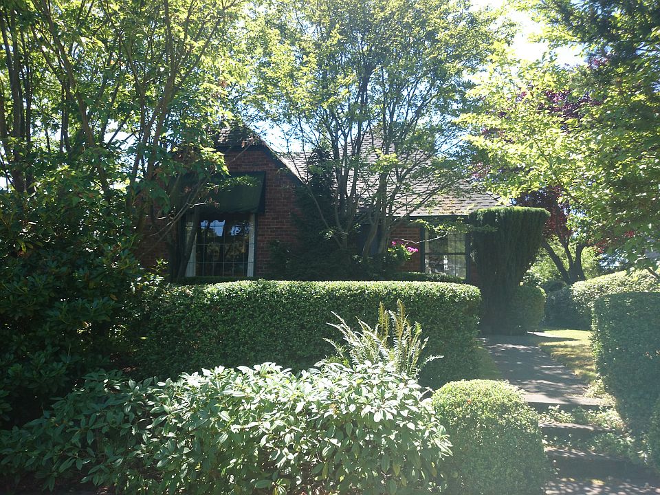 1st image of 2629 W Plymouth St