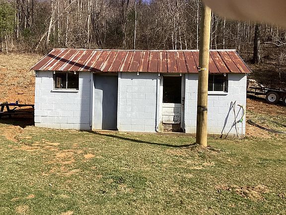 2nd image of 501 Grouse Hollow Ln