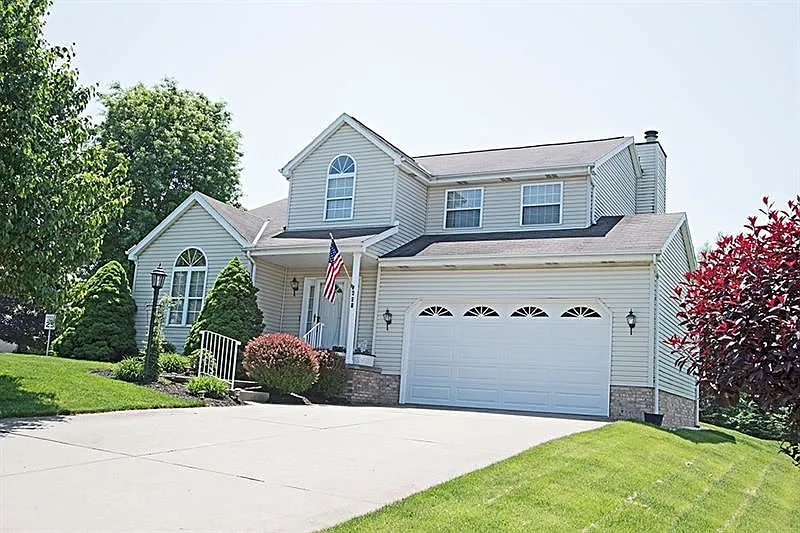 401 Hampton Ct photo 1