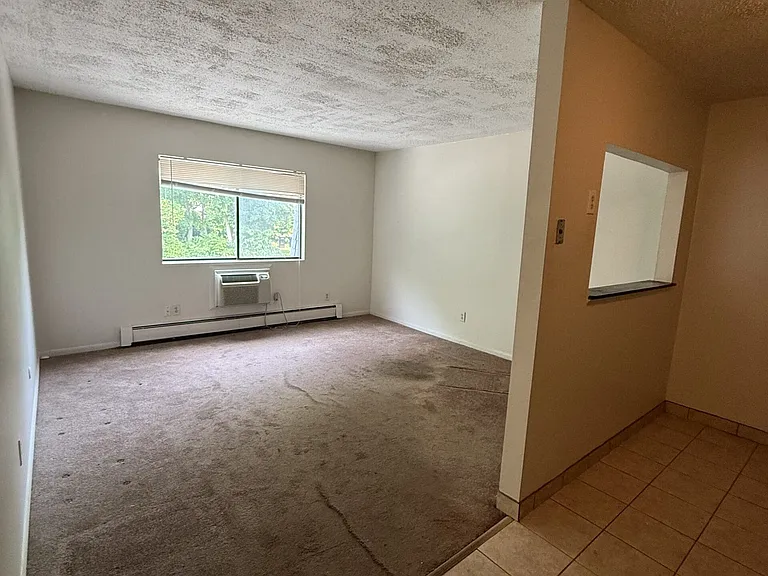 1855 Burnet Ave — Photo 24