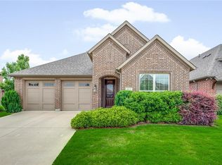 6812 Oriole Ln, North Richland Hills, TX 76182