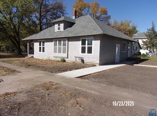 1302 Central Ave, Hawarden, IA 51023