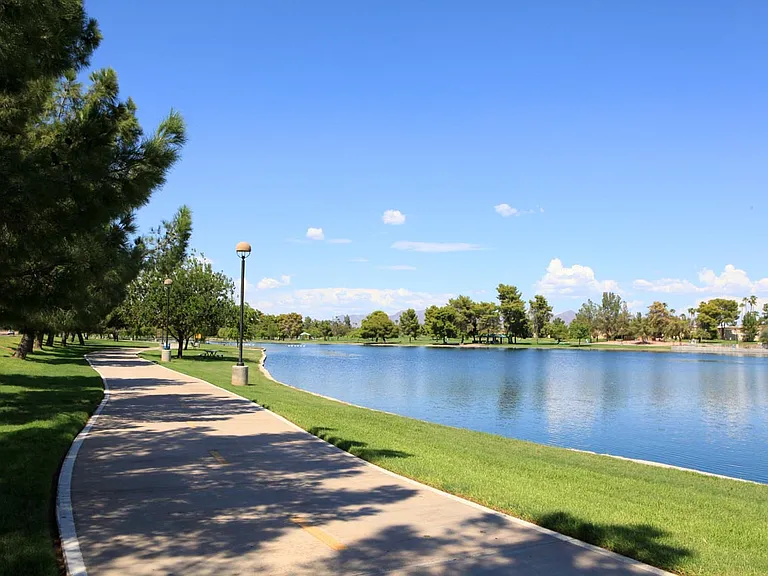 5904 N Granite Reef Rd — Photo 40