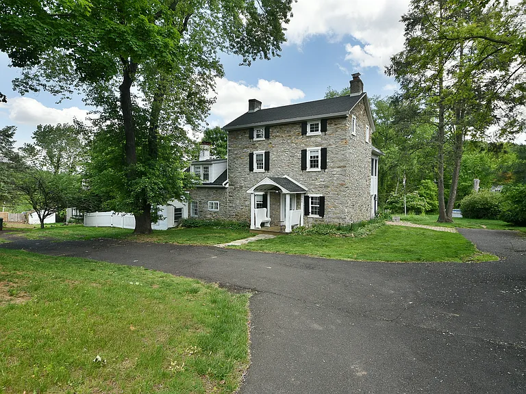 966 Paige Ct — Photo 2