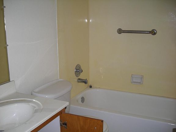 4th image of 1946 E Jamaica Cir