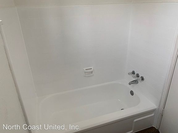 5th image of 4925 Marconi Ave APT 17