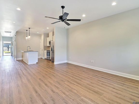 4th image of 8644 Edgewater Dr