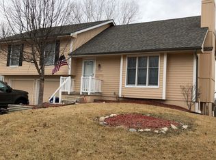 121 Prairie Rose Cir, Smithville, MO 64089