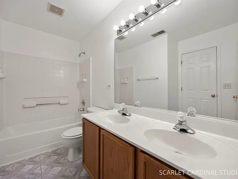 2125 W Concord Ln #2125 — Photo 15