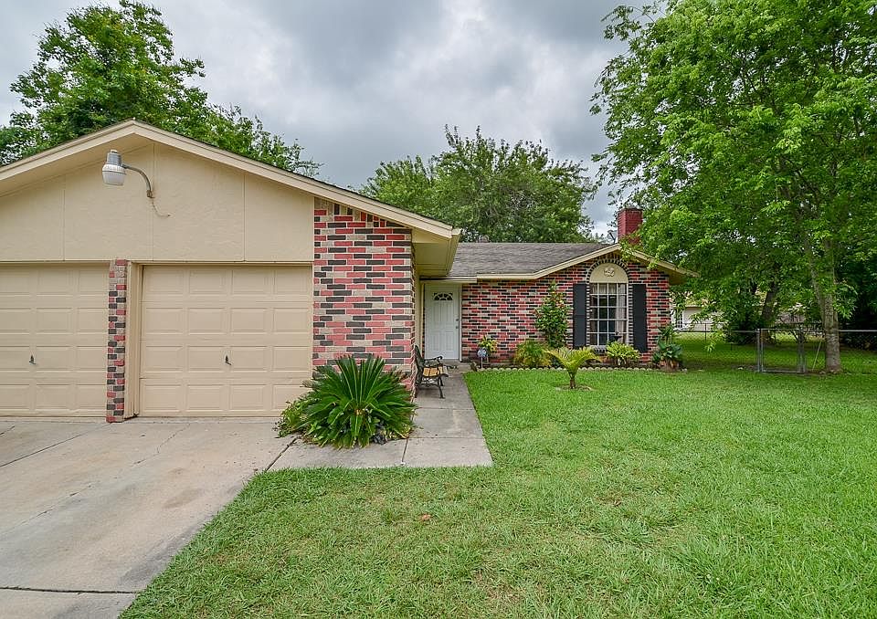 1st image of 2610 Lemonwood Ln