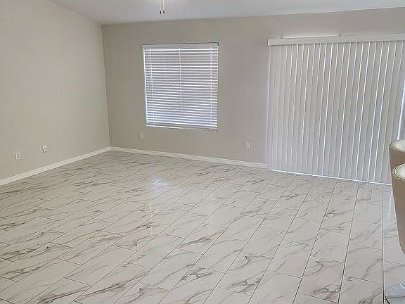 5th image of 370 Concord Dr