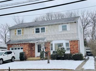 2550 Milburn Ave, Baldwin, NY 11510
