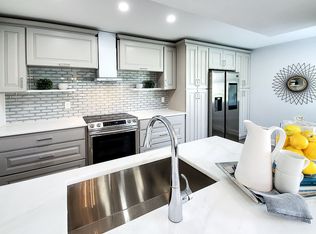 700 Starkey Rd APT 1513, Largo, FL 33771