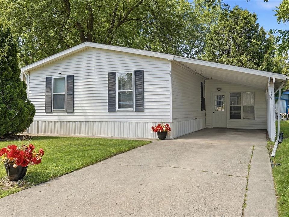 1st image of 38703 Sheridan Rd #137