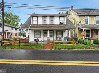 37 Mechanic St, Reinholds, PA 17569