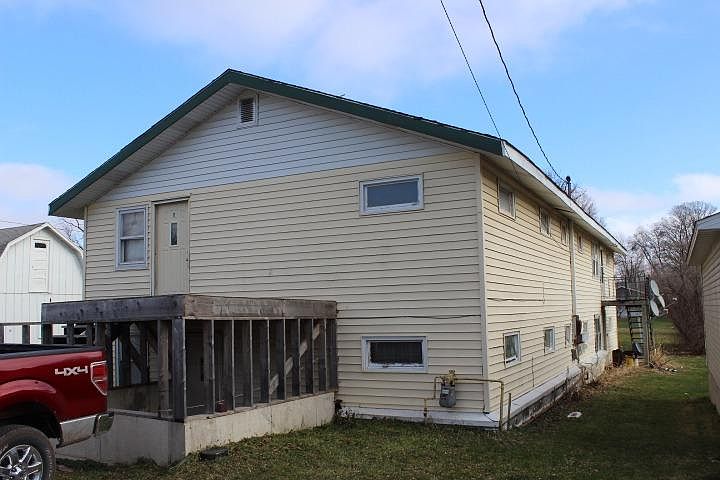 2nd image of 107 Grundy St