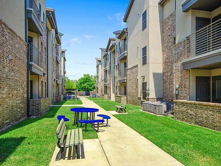 Tinsley Place — Photo 13