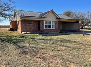 506 Avenue K Ave SE, Childress, TX 79201